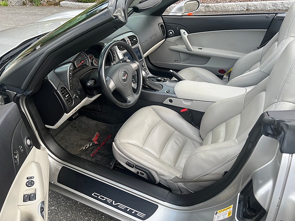 Chevrolet Corvette 8 of 16