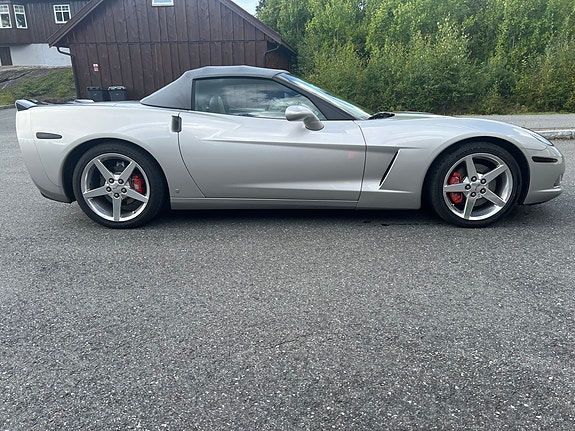 Chevrolet Corvette 7 of 16