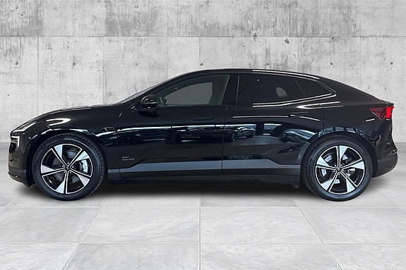 Polestar 4 2 of 18