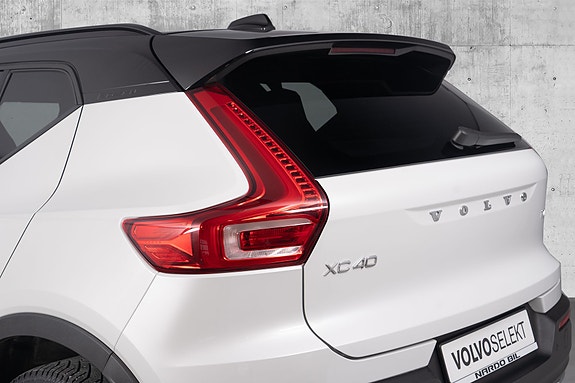 Volvo XC40 17 of 30