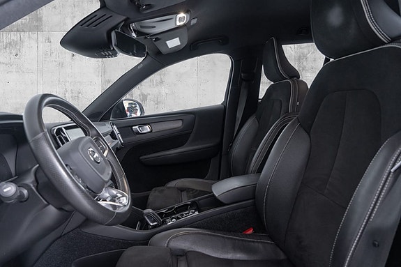 Volvo XC40 27 of 30