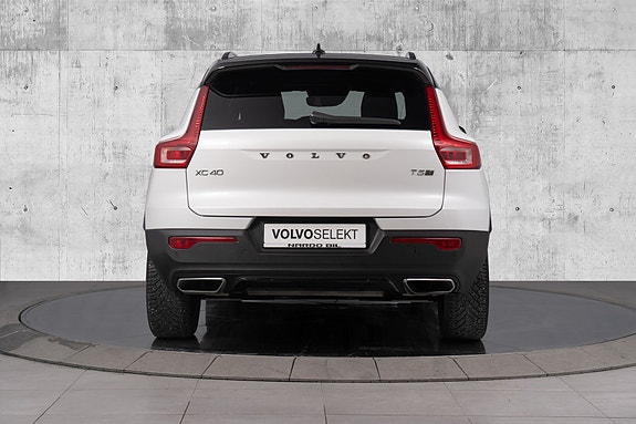 Volvo XC40 19 of 30