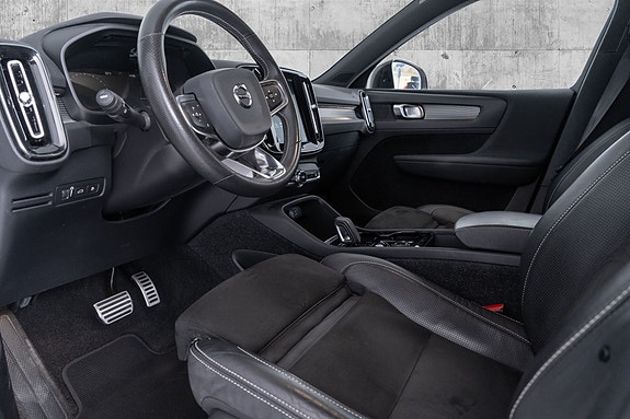 Volvo XC40 25 of 30