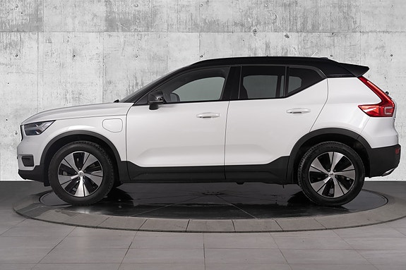 Volvo XC40 14 of 30
