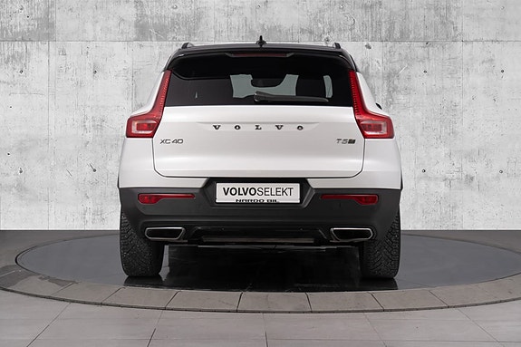 Volvo XC40 20 of 30