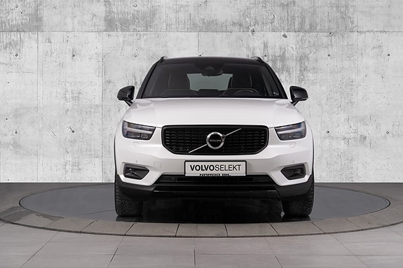 Volvo XC40 7 of 30