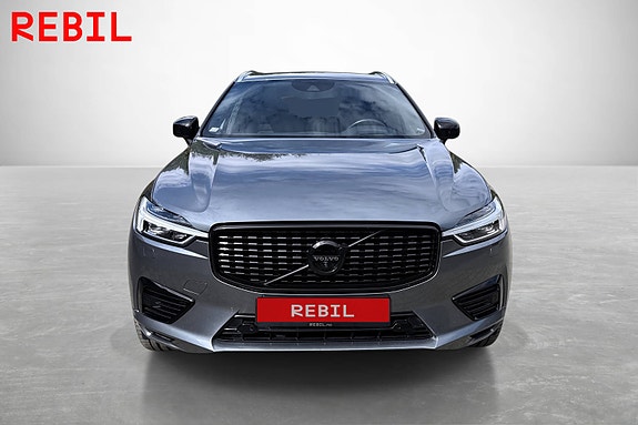 Volvo XC60 2 of 21