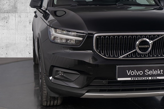 Volvo XC40 4 of 30