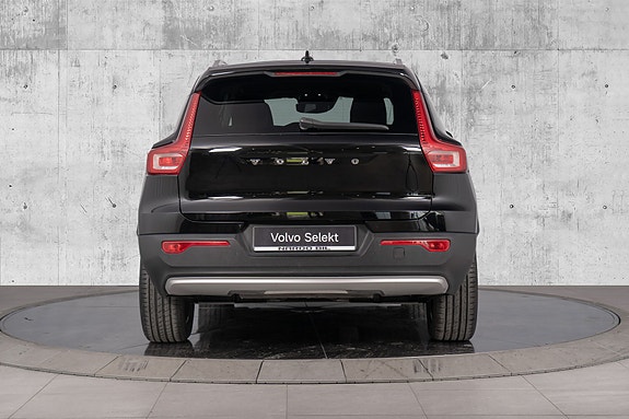 Volvo XC40 10 of 30