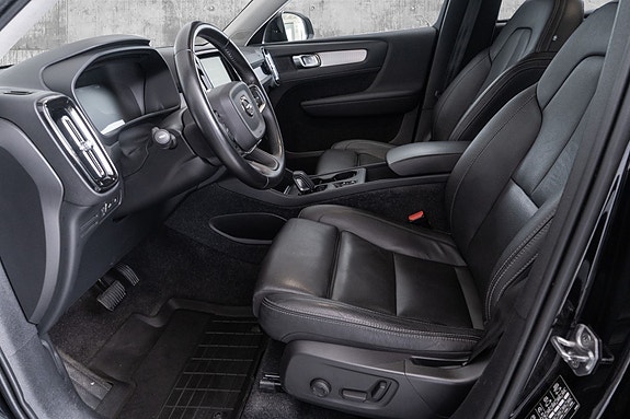 Volvo XC40 15 of 30