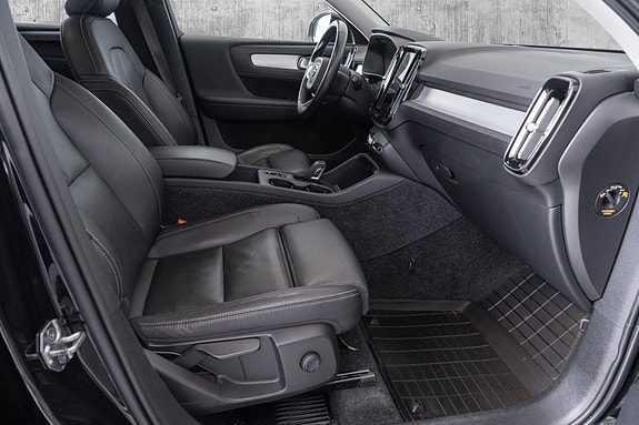 Volvo XC40 28 of 30