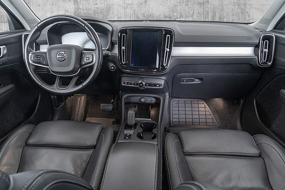 Volvo XC40 30 of 30