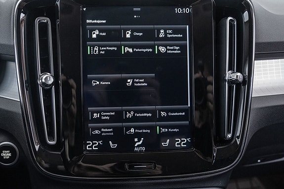 Volvo XC40 23 of 30