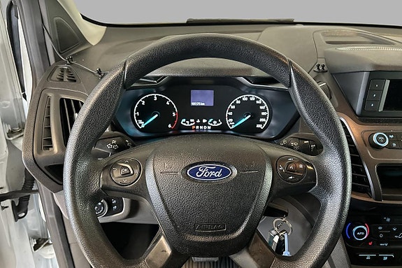 Ford Transit Connect 10 of 26