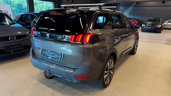 Peugeot 5008 5 of 21