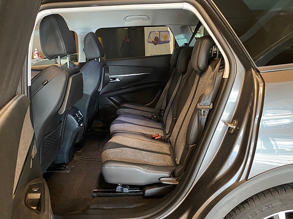 Peugeot 5008 9 of 21