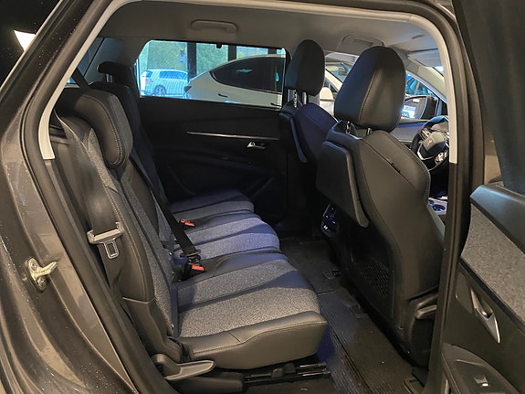 Peugeot 5008 10 of 21