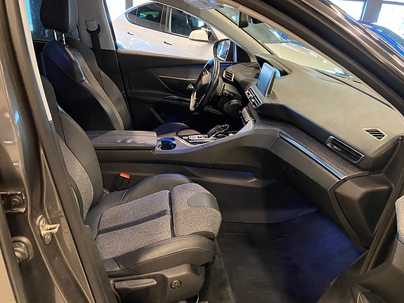 Peugeot 5008 8 of 21