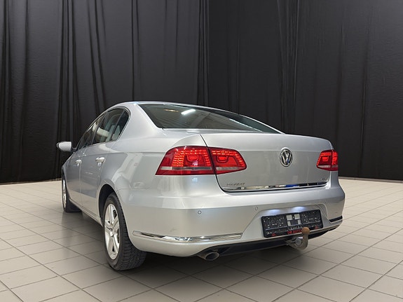 Volkswagen Passat 9 of 26