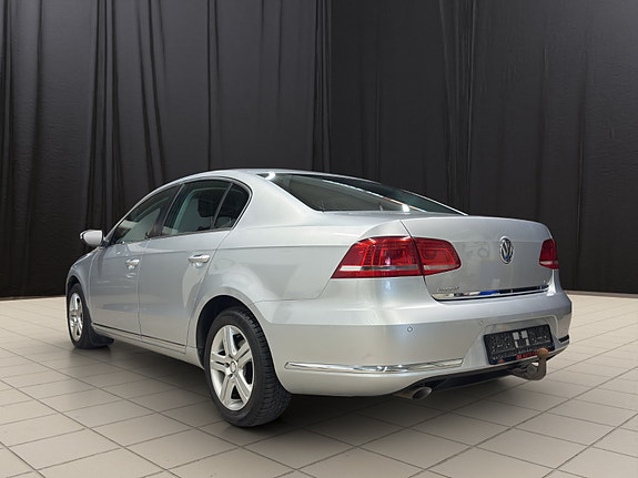 Volkswagen Passat 3 of 26