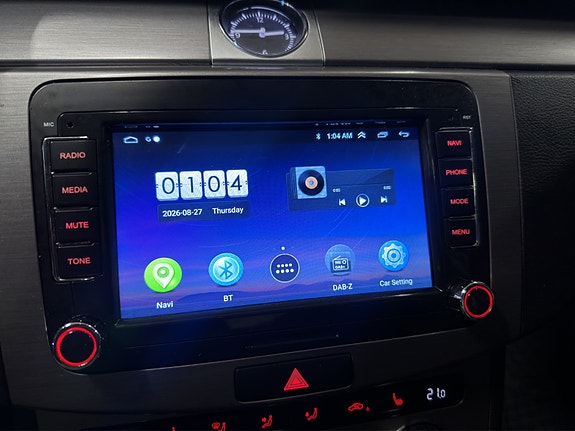 Volkswagen Passat 19 of 26