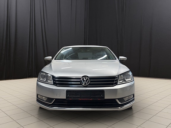 Volkswagen Passat 8 of 26