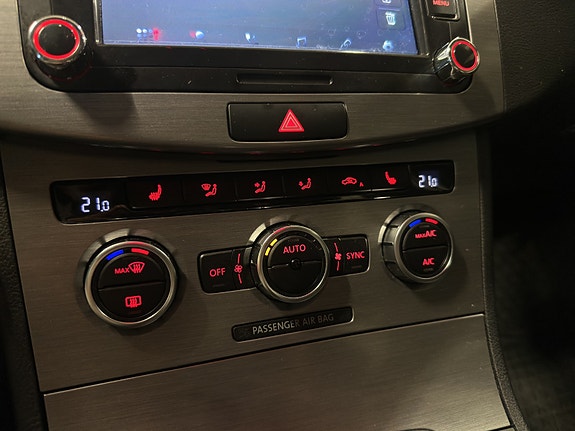 Volkswagen Passat 17 of 26