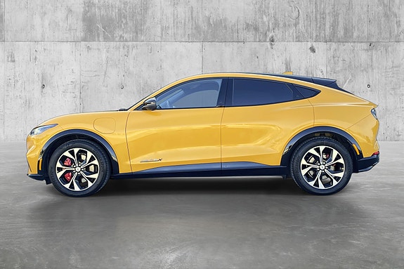 Ford Mustang Mach-E 8 of 27
