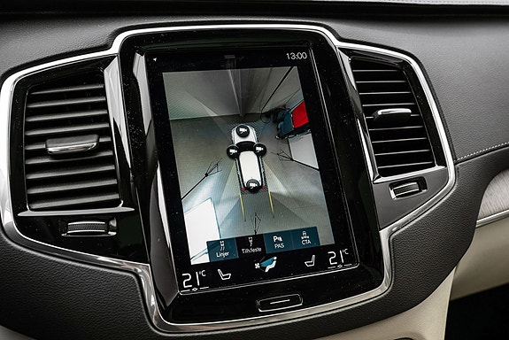 Volvo XC90 26 of 30