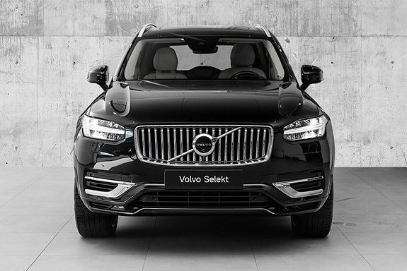 Volvo XC90 3 of 30