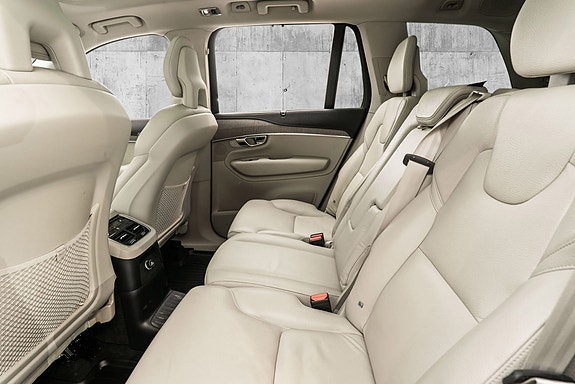 Volvo XC90 15 of 30