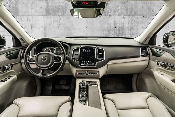 Volvo XC90 17 of 30