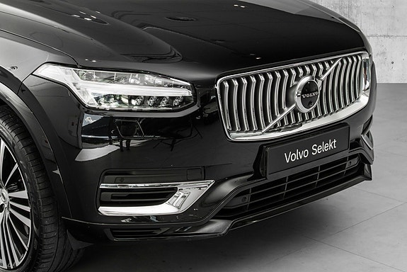 Volvo XC90 5 of 30