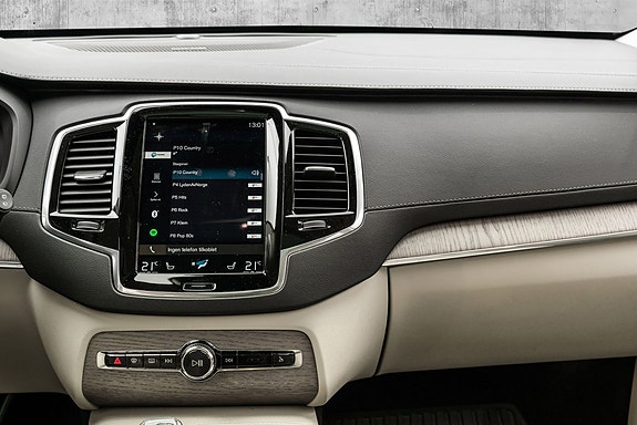 Volvo XC90 21 of 30