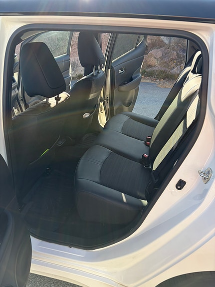 Nissan Leaf 13 of 19