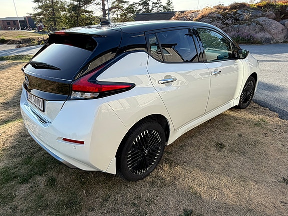 Nissan Leaf 3 of 19