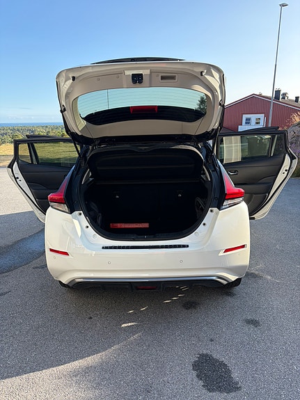 Nissan Leaf 6 of 19