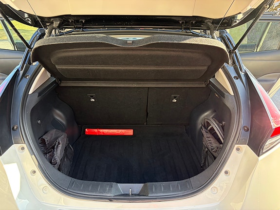 Nissan Leaf 7 of 19