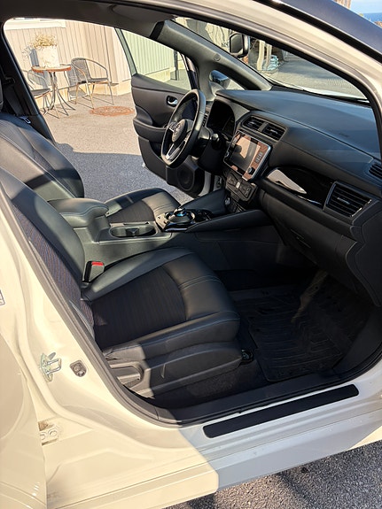 Nissan Leaf 10 of 19