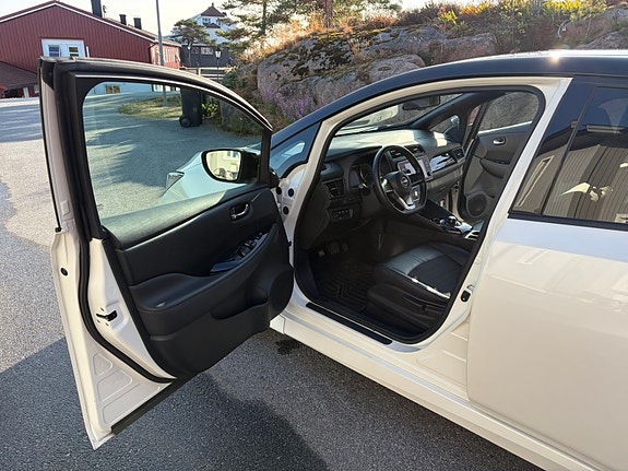 Nissan Leaf 14 of 19