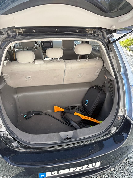 Nissan Leaf 10 of 17