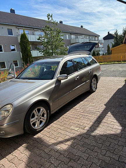 Mercedes-Benz E270 13 of 14