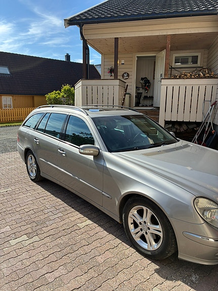Mercedes-Benz E270 11 of 14