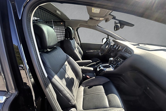 Peugeot 5008 18 of 30