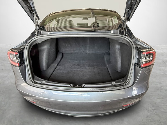 Tesla Model 3 20 of 24