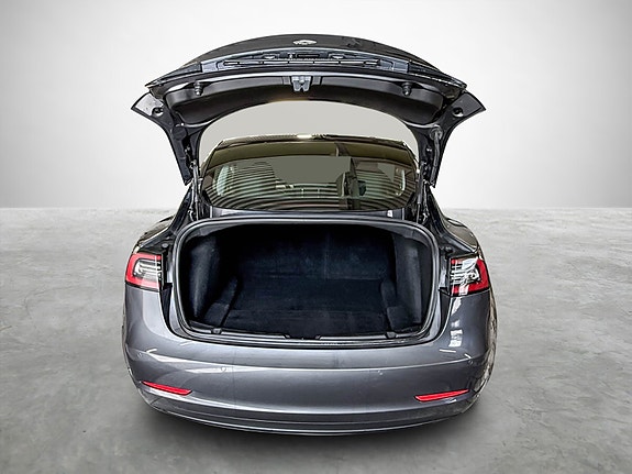 Tesla Model 3 19 of 24