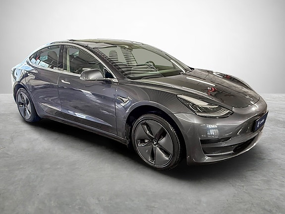 Tesla Model 3 7 of 24
