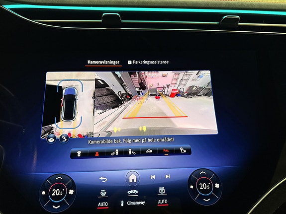 Mercedes-Benz EQE SUV 18 of 22