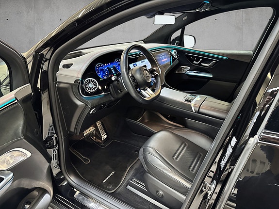 Mercedes-Benz EQE SUV 15 of 22