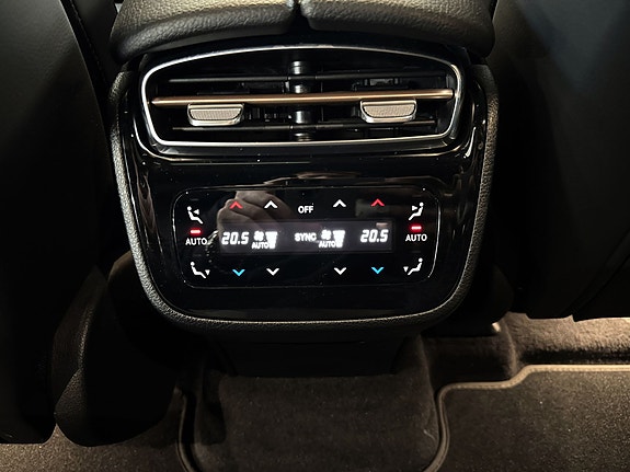 Mercedes-Benz EQE SUV 12 of 22